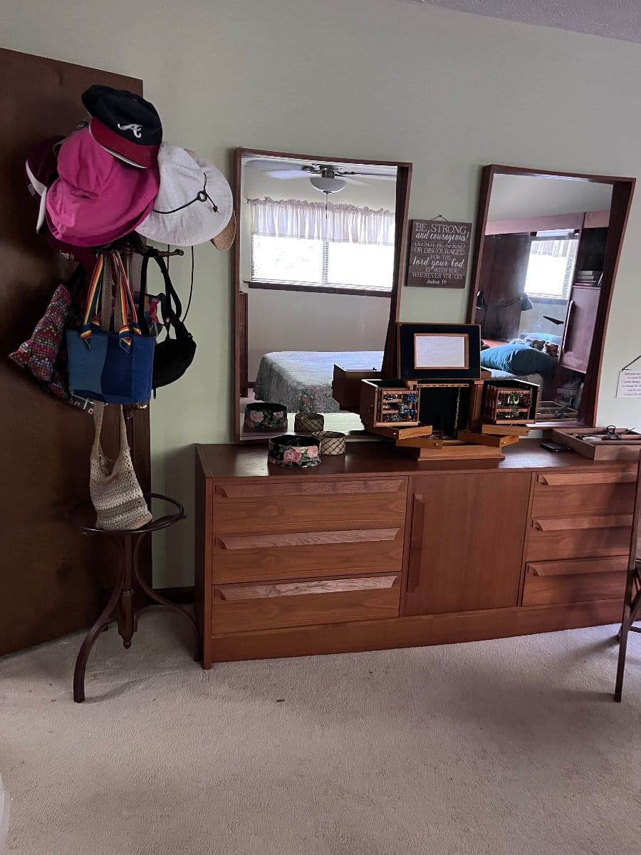Donna Davis Estate Sales Llc: -Art Jewelry-MCM style furniture- Mower- More photo 12