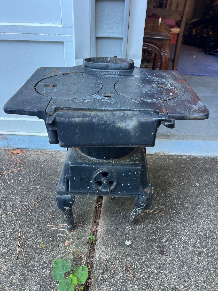 Swain Estate Sale By QueenBees Estate Sales photo 3