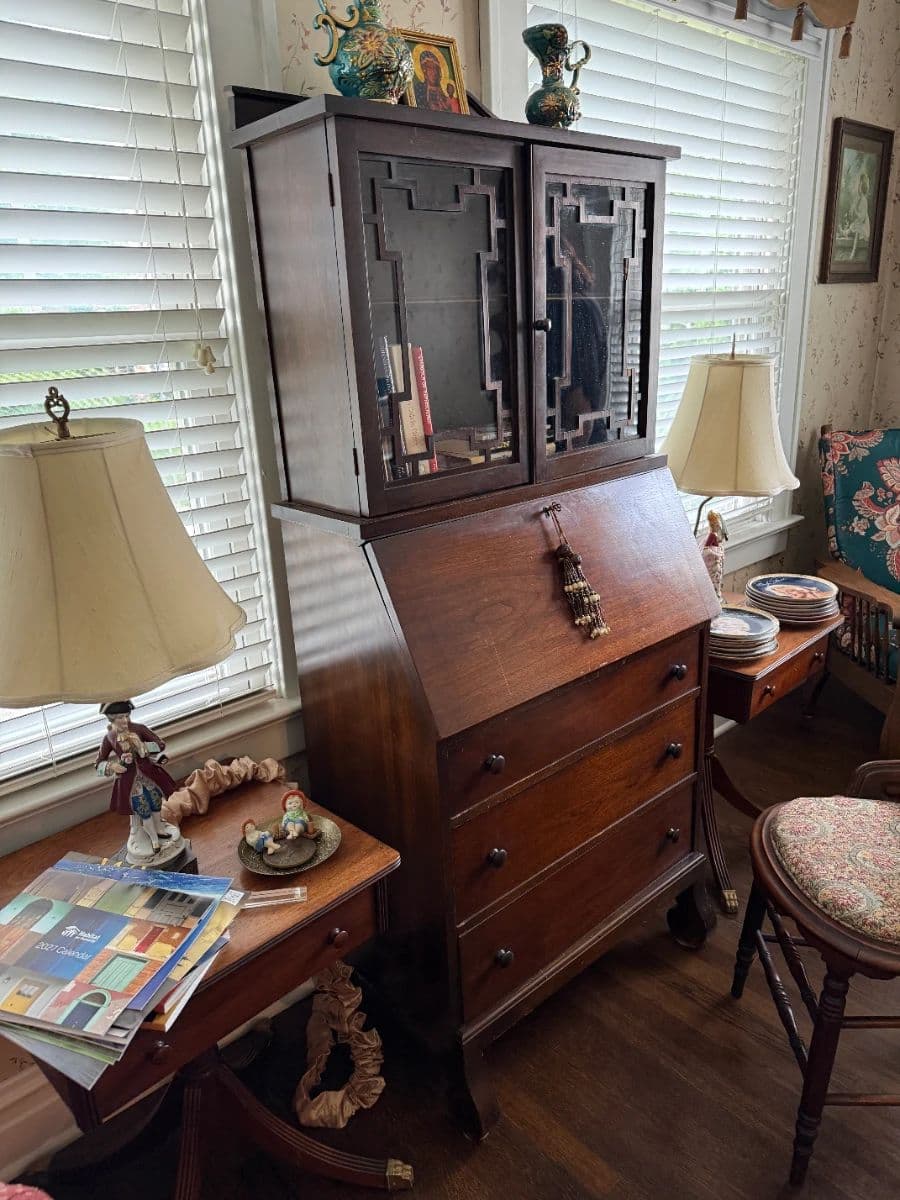 Kansas City Jewelry, Vintage Furniture and Collectibles Estate Sale photo 8