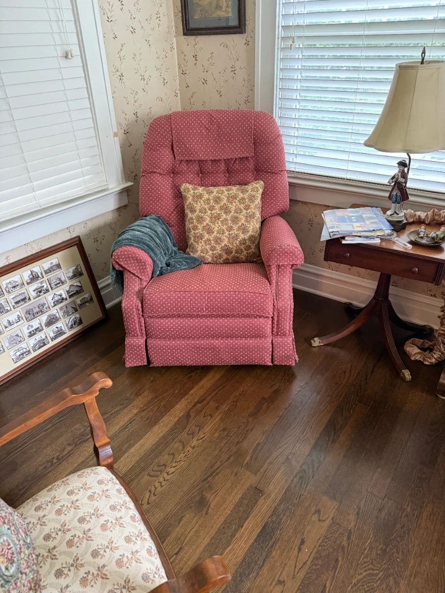 Kansas City Jewelry, Vintage Furniture and Collectibles Estate Sale photo 5