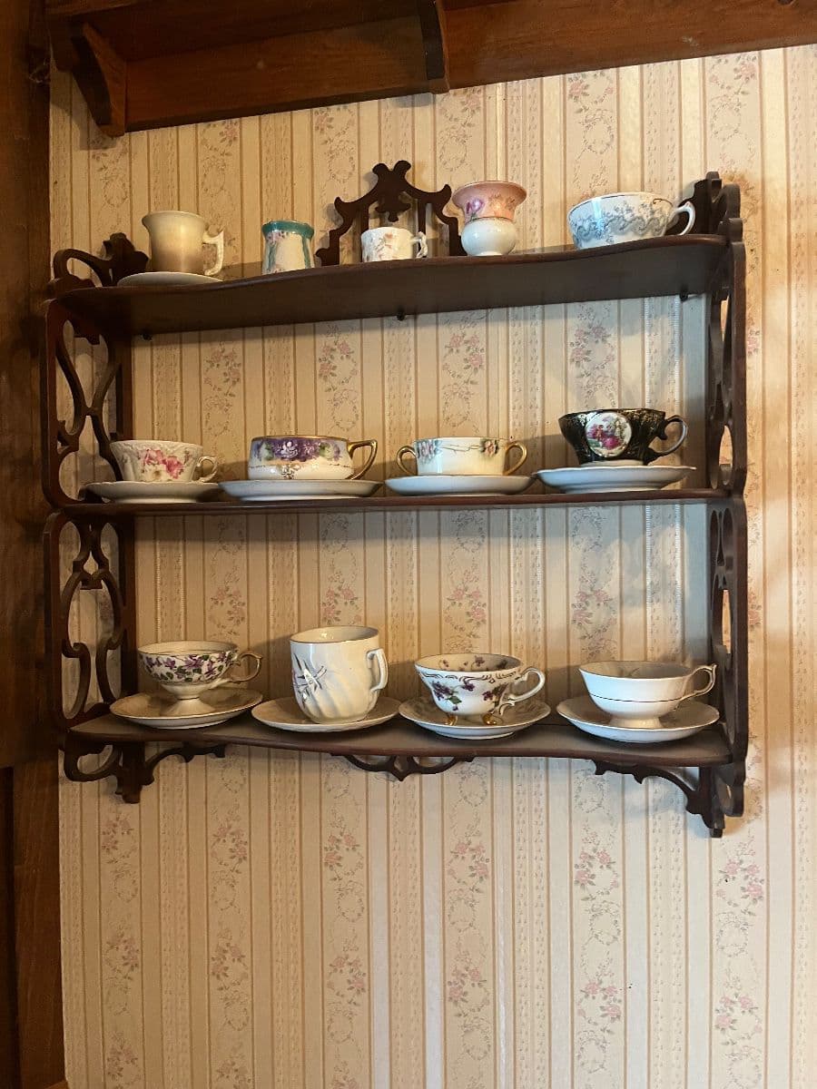 LARGE QUALITY ESTATE WITH ANTIQUES photo 8