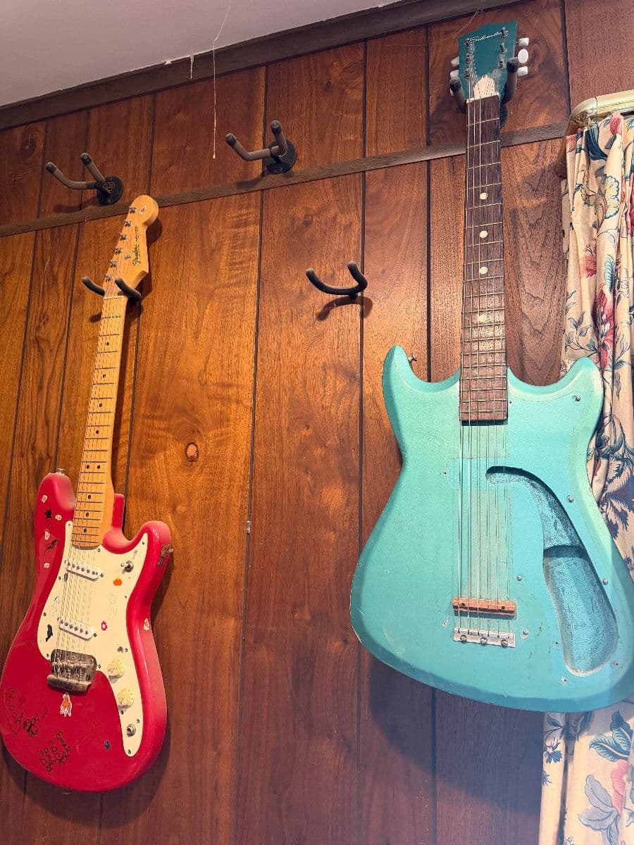 Incredible Memphis, time capsule Estate sale with guitars & halloween pre-sale party friday night photo 3