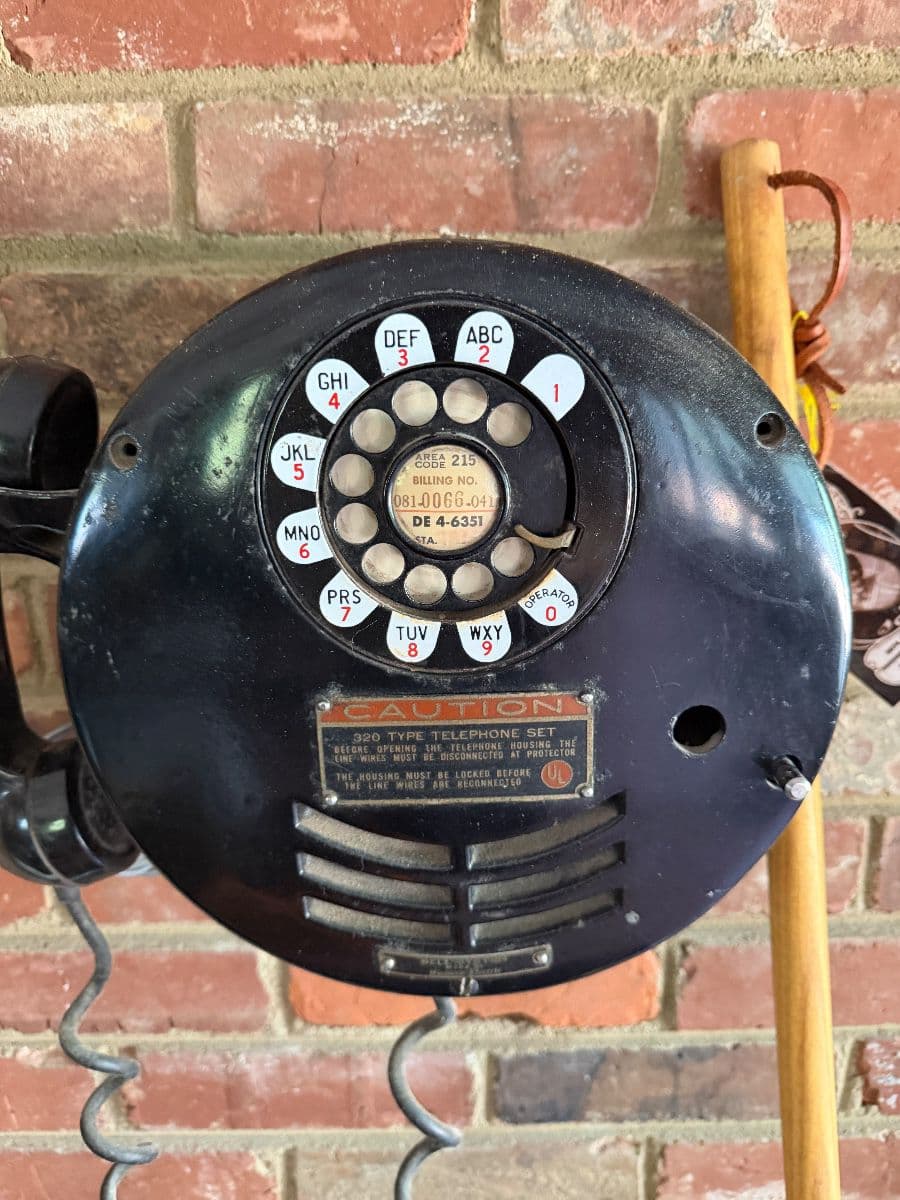 Incredible Memphis, time capsule Estate sale with guitars & halloween pre-sale party friday night photo 7