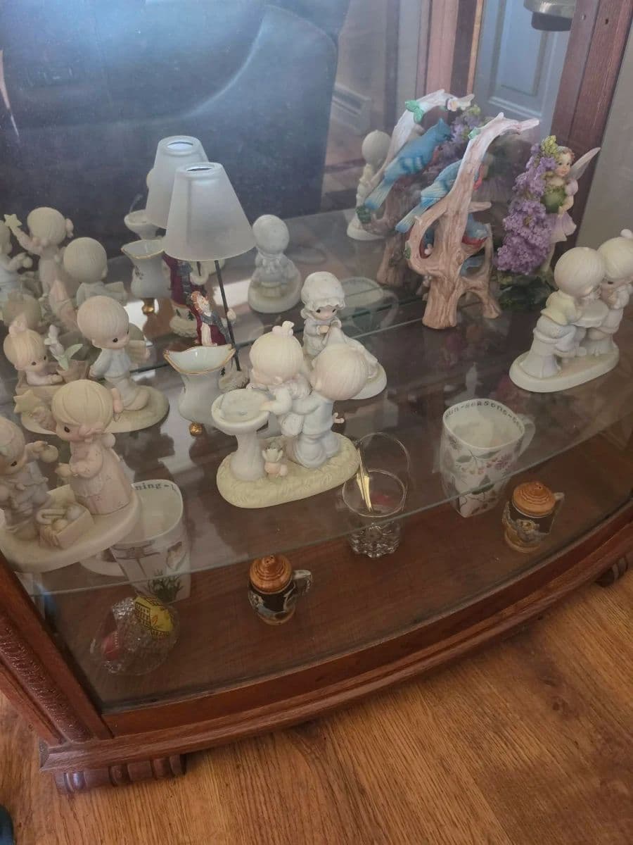 The Ultimate Bachelor Pad Lyons Estate Sale photo 8