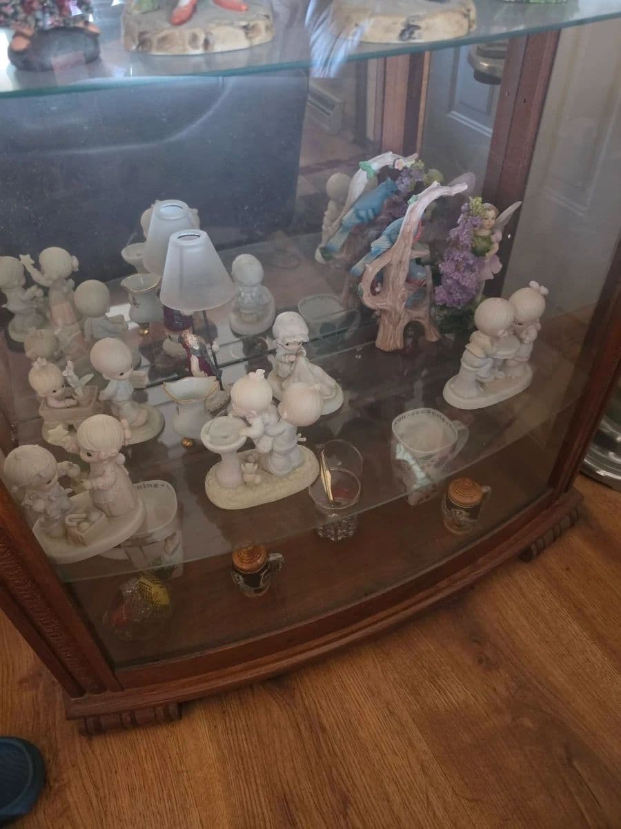The Ultimate Bachelor Pad Lyons Estate Sale photo 3