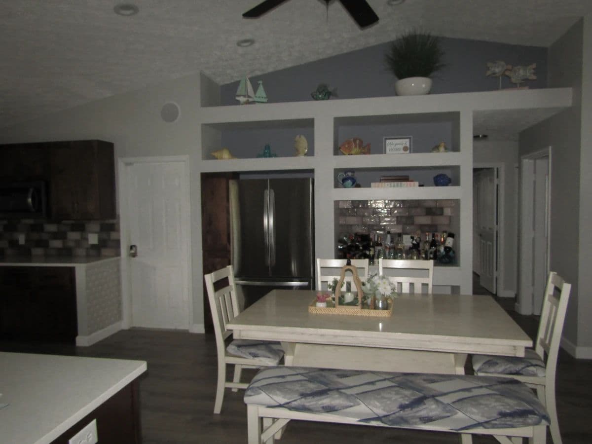 Clean, Cozy, Beachy Feel Home W/ Fun Contents photo 5