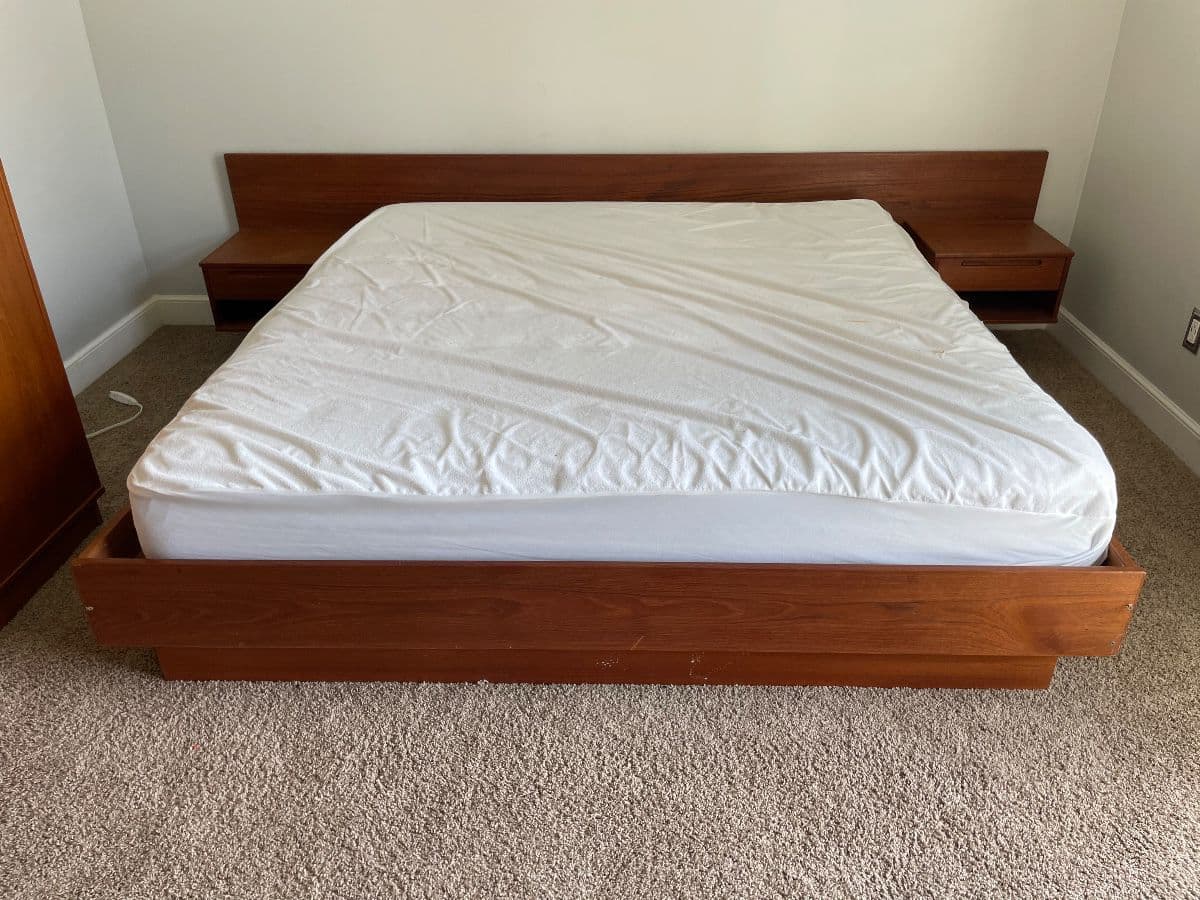 Blue Moon Collierville Sale! Modern Bed Room Suit, Refrigerator, Lladro, and Artwork photo 9