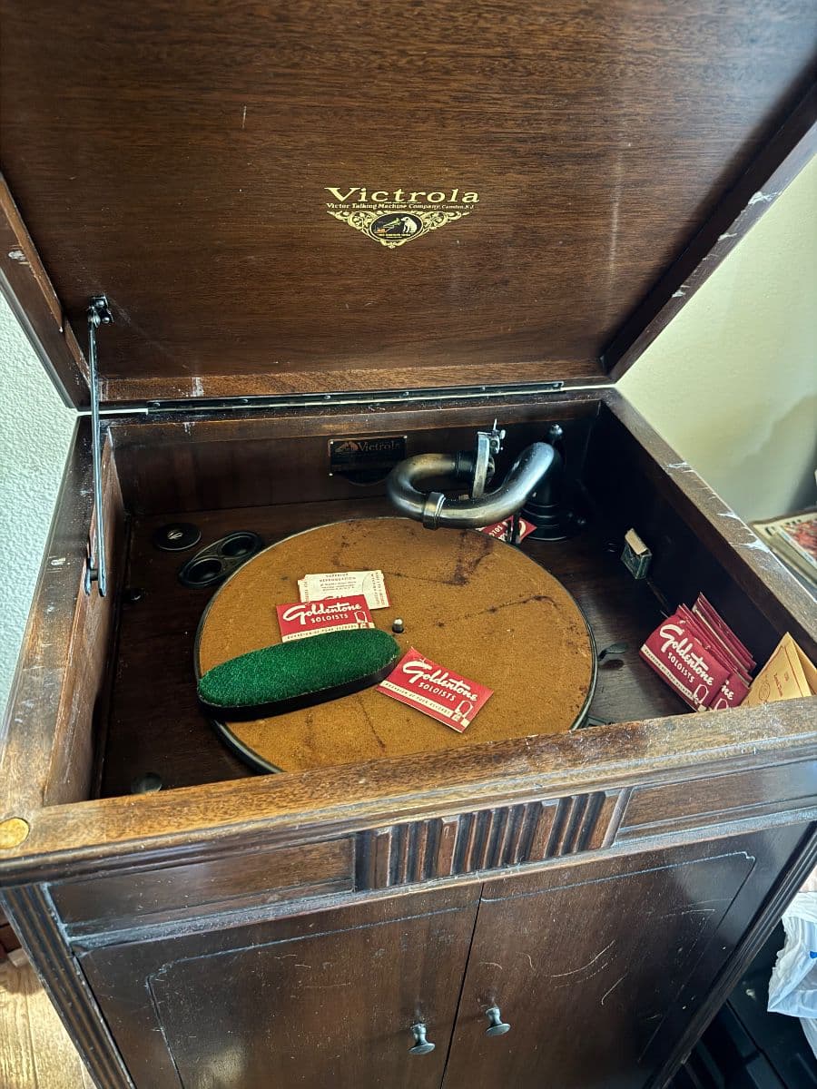 Troutdale ESTATE SALE photo 8