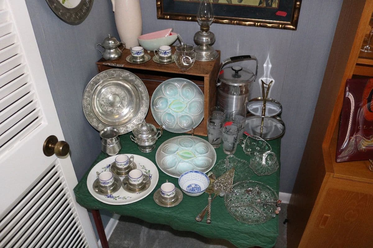 East Memphis Mid-Century House Estate Sale - 25% Off Sunday photo 3
