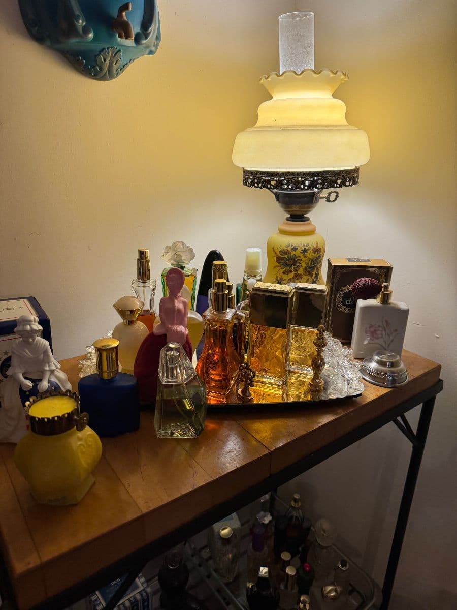 Donna Davis LLC - Antiques Vintage Furniture Accessories Thousands Costume Jewelry photo 3