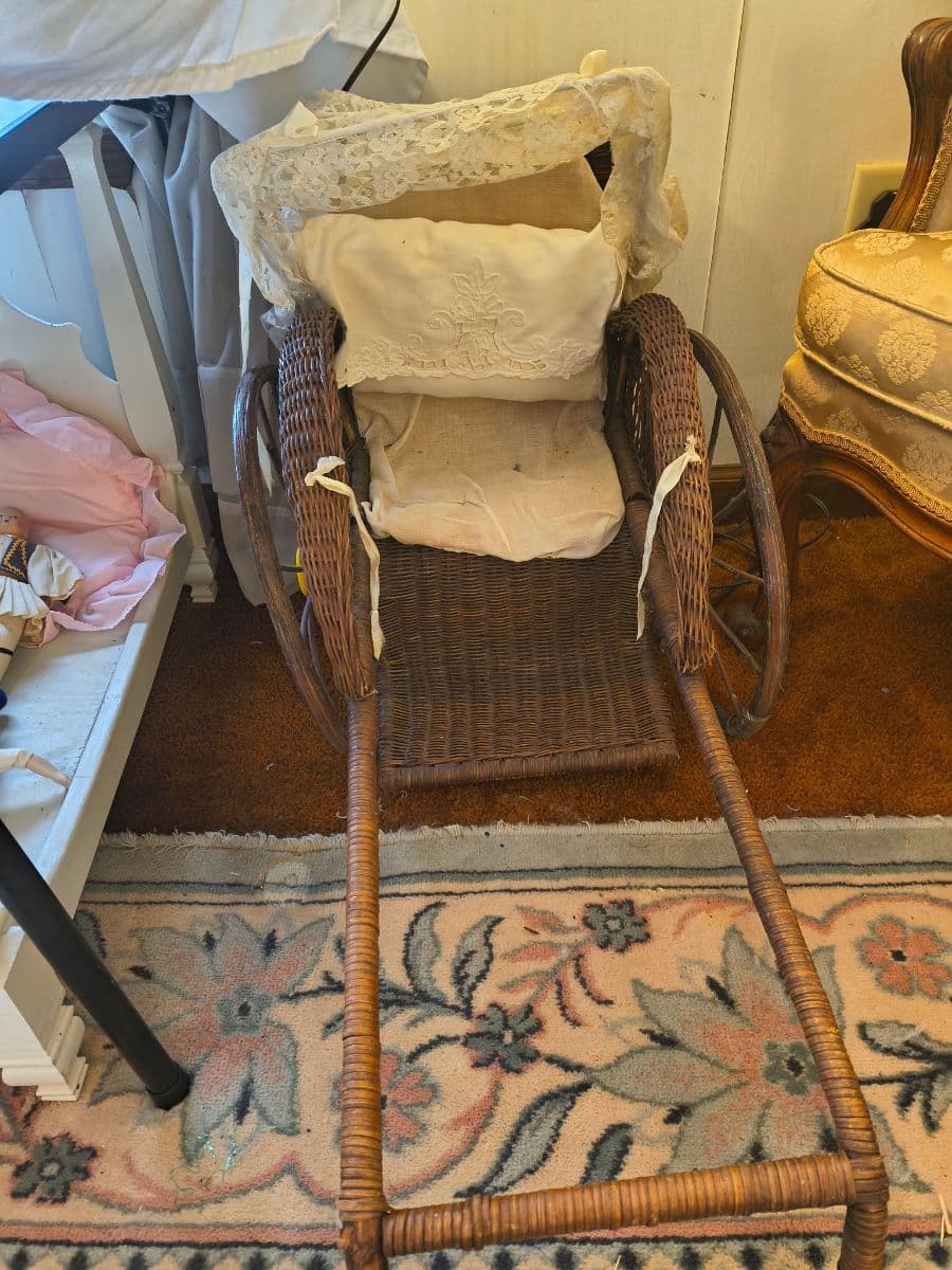 Donna Davis LLC - Antiques Vintage Furniture Accessories Thousands Costume Jewelry photo 8