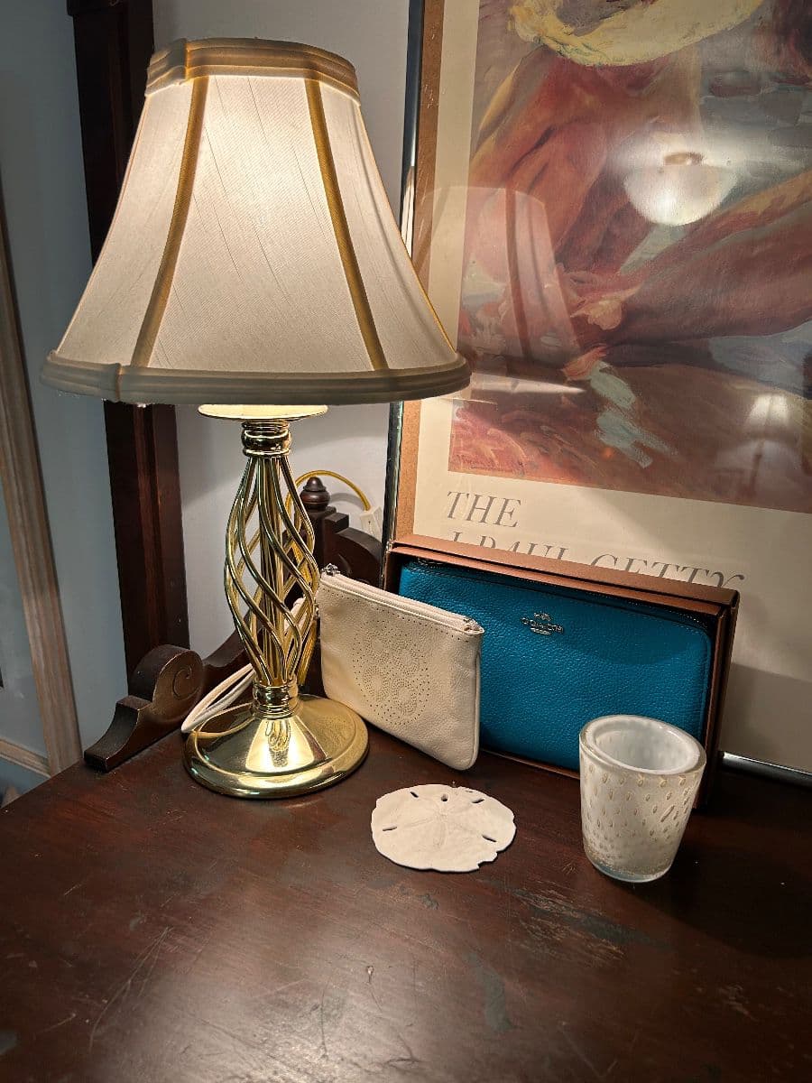 GILDED NEST IN DUNWOODY WITH FABULOUS ANTIQUE FURNITURE, A GAMING COLLECTION AND A HOUSE FULL! photo 8