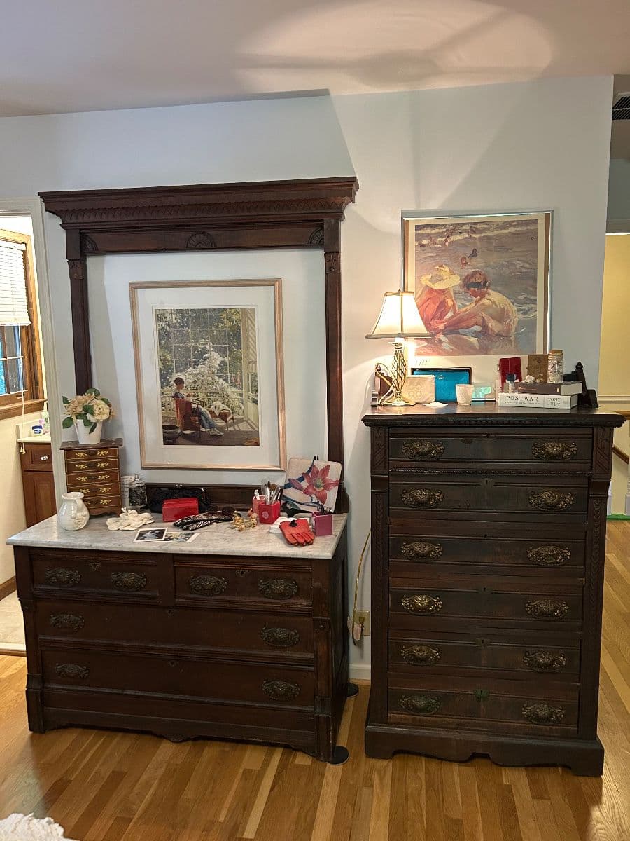 GILDED NEST IN DUNWOODY WITH FABULOUS ANTIQUE FURNITURE, A GAMING COLLECTION AND A HOUSE FULL! photo 6