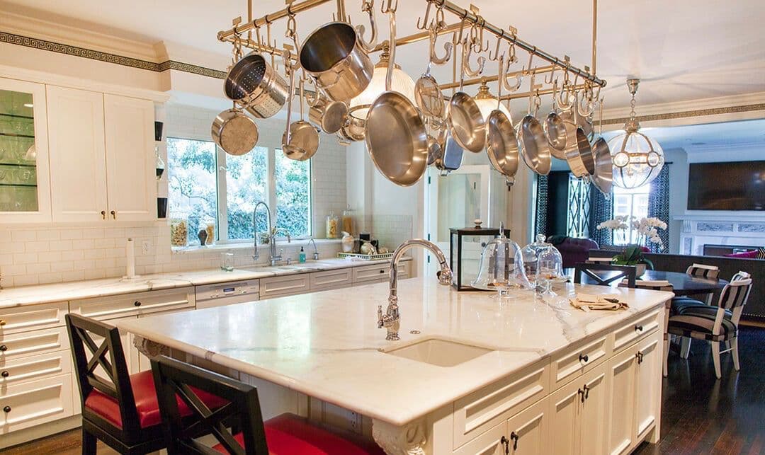 The Flats of Beverly Hills With Hollywood Glamour Fashion & Furnishings! photo 2