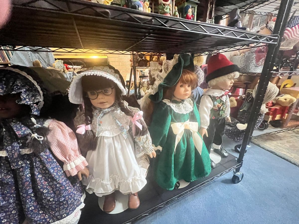 ONE DAY ONLY CHRISTMAS/COSTUME JEWELRY/DOLL SALE photo 6