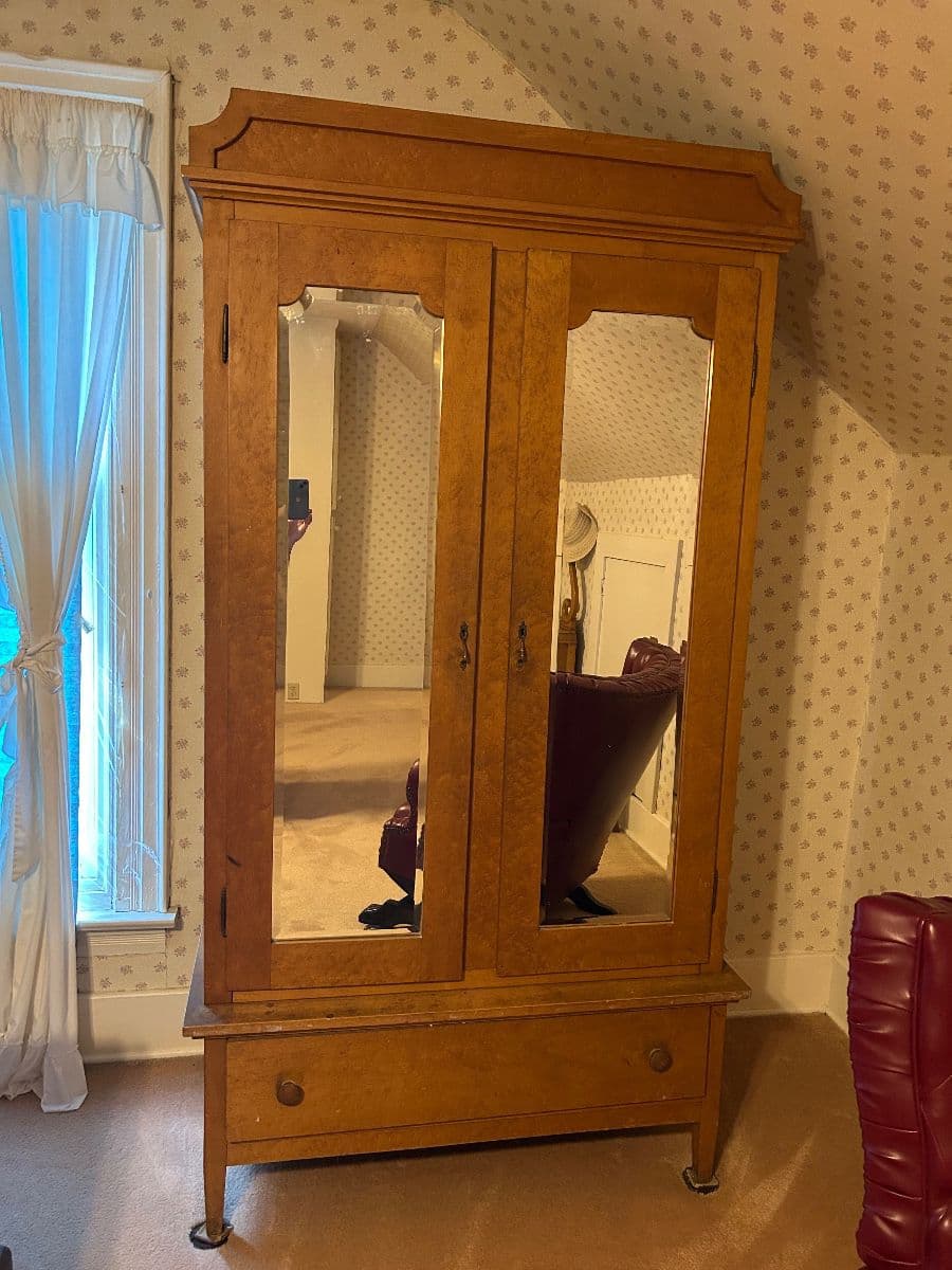 Franklin Clovercroft Estate Sale photo 2