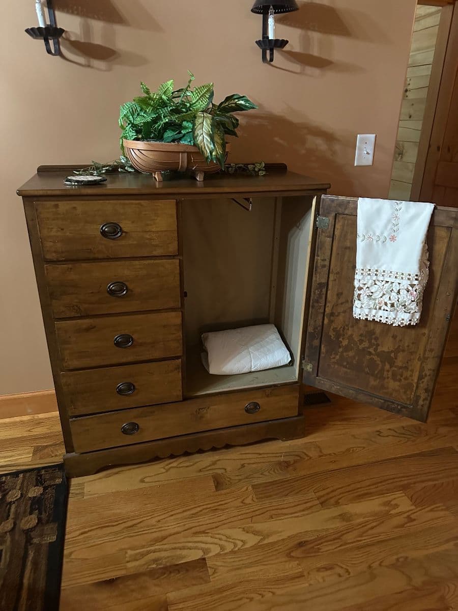 Log Cabin Fever Estate Sale! photo 2