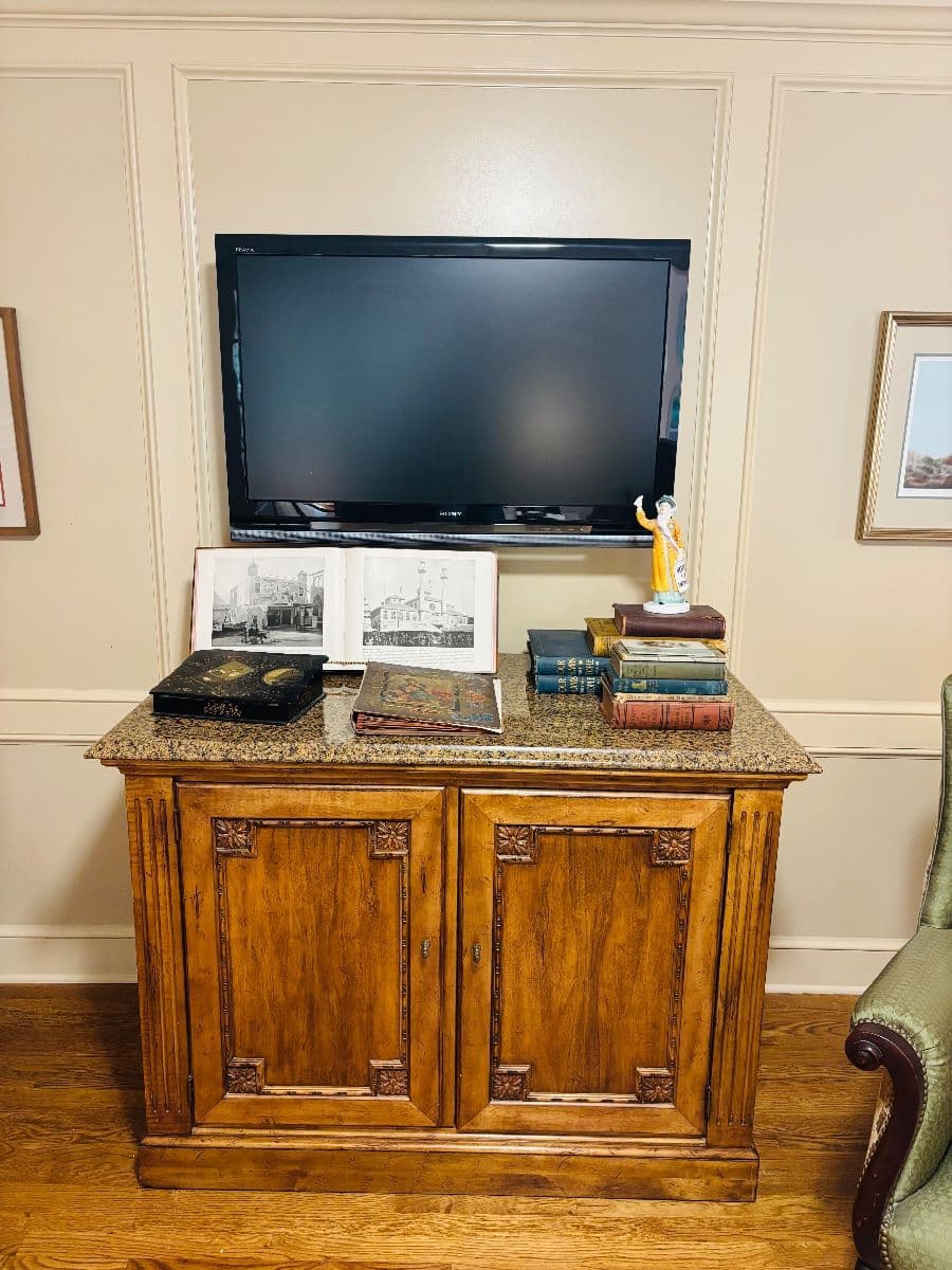 Benson Estate Sales: Beautiful Alpharetta Estate of Mary Lou Lanaux photo 12