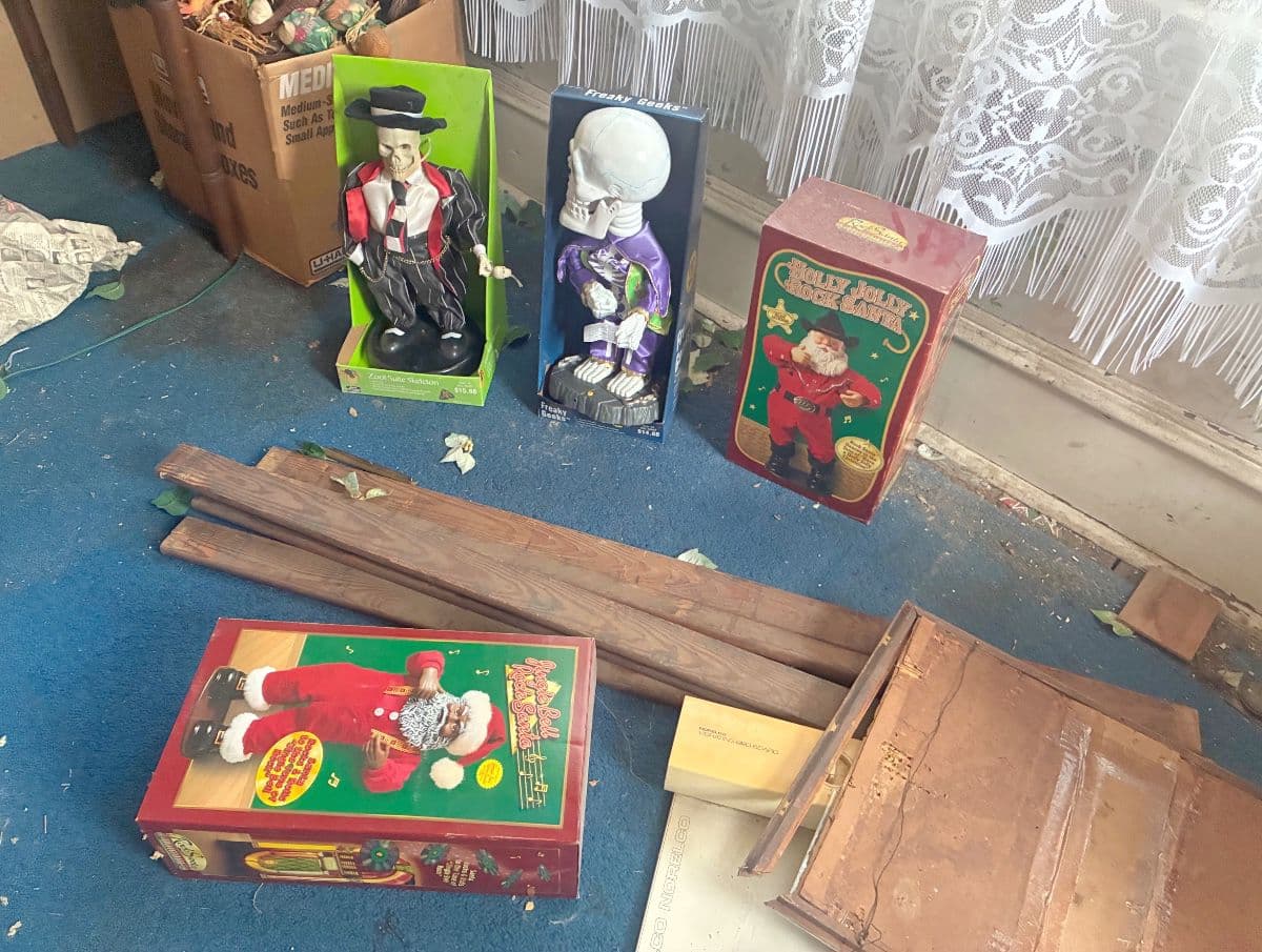 ESTATE AUCTION photo 3