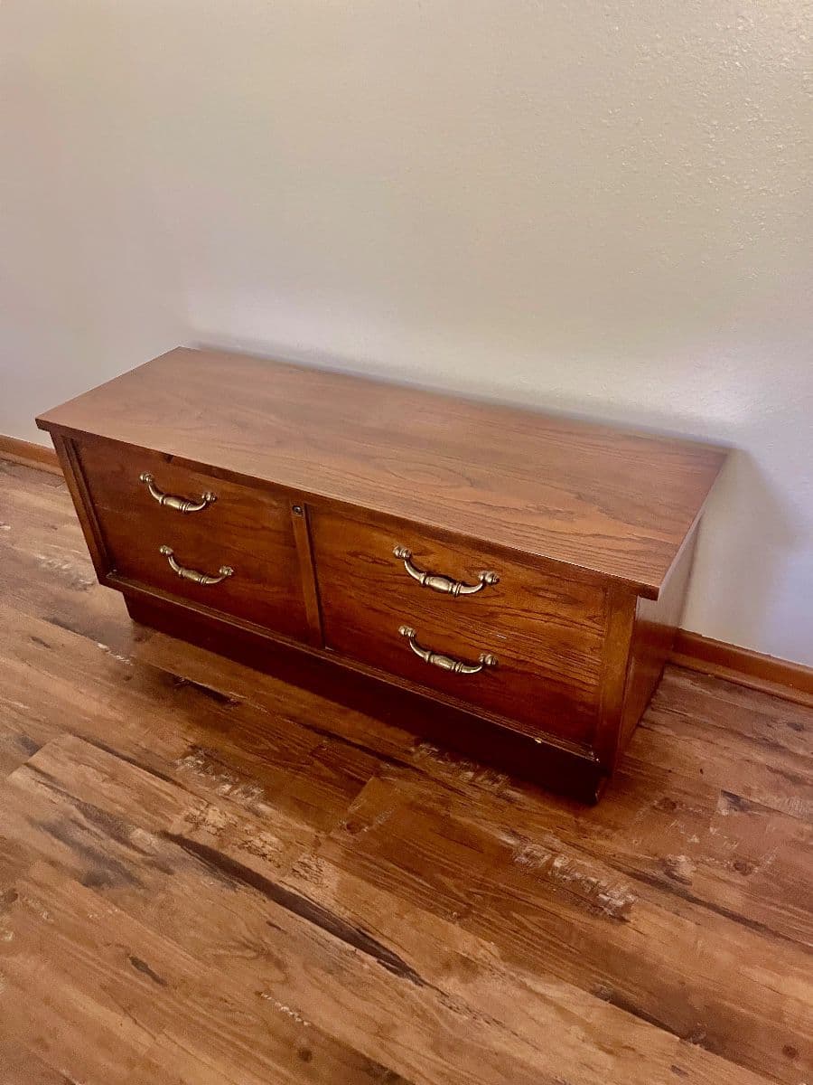 Leisure wood Estate sale photo 4