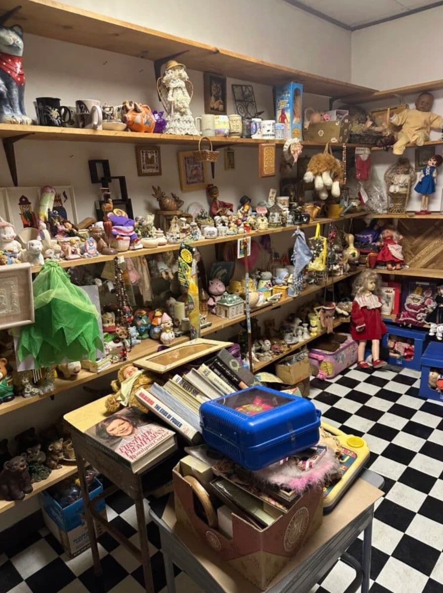 Liquidation Sale photo 3