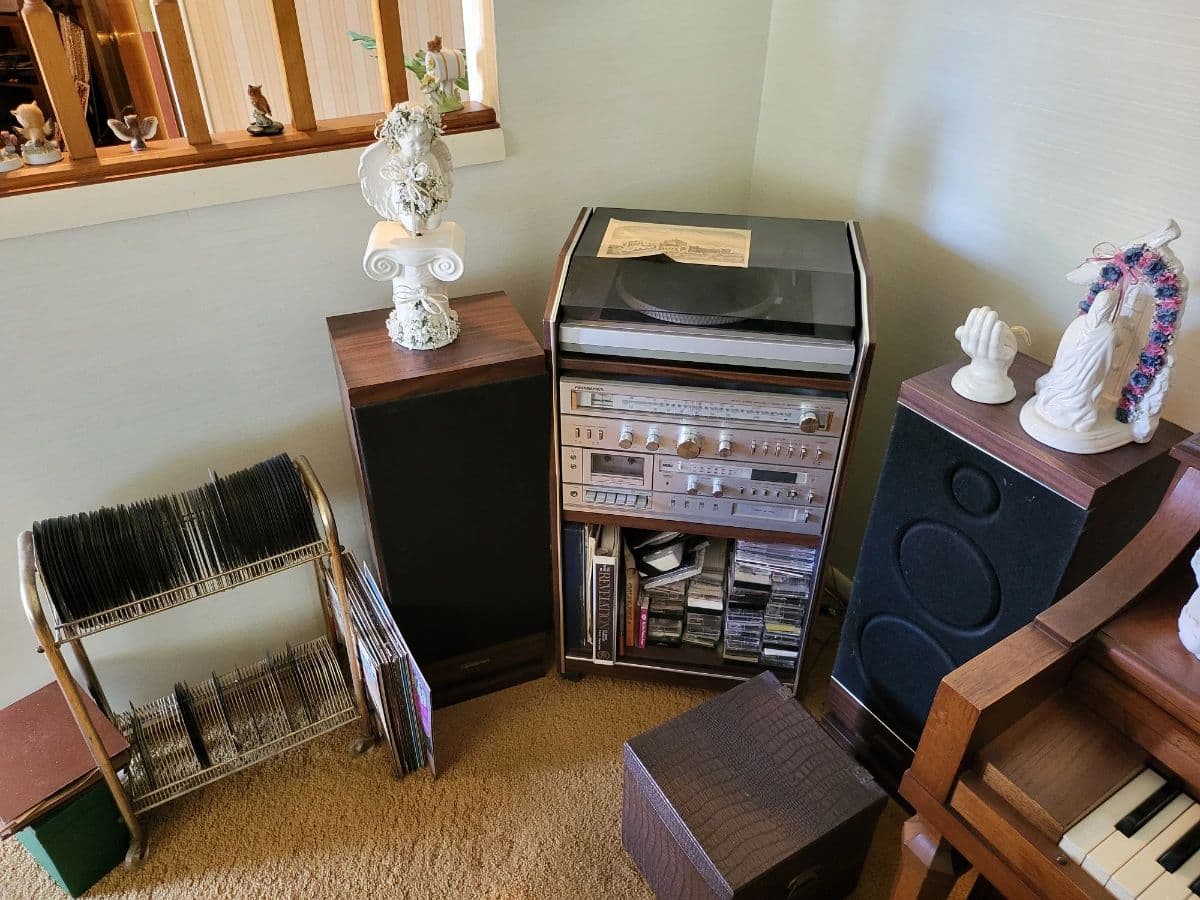Packed House Vintage Estate Sale photo 11