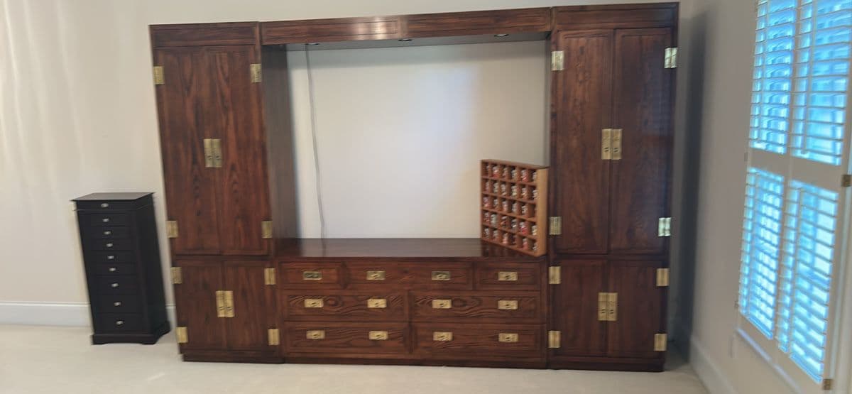 6,000 sq ft home with Many Treasures! photo 3