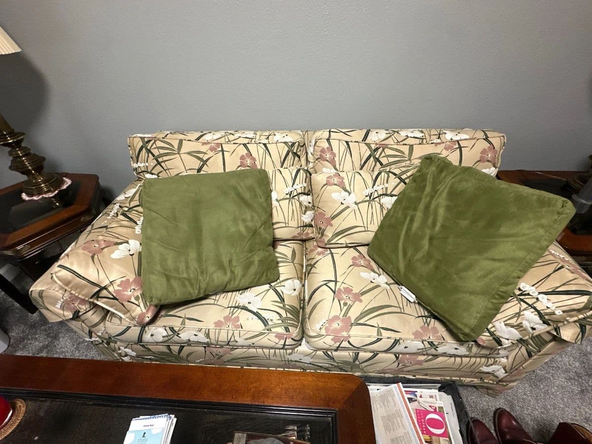 Grasons of Bellevue: FAIRWOOD FINDS - 1 Day Blowout estate sale in Renton, WA photo 8