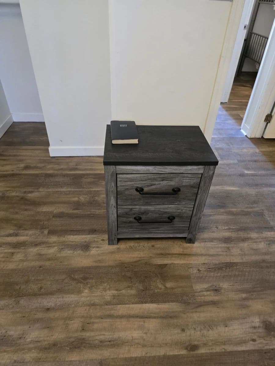 Scottsdale-Quality Furniture in N. Phoenix — Leather, Designer Pieces, Appliances & Electronics photo 11