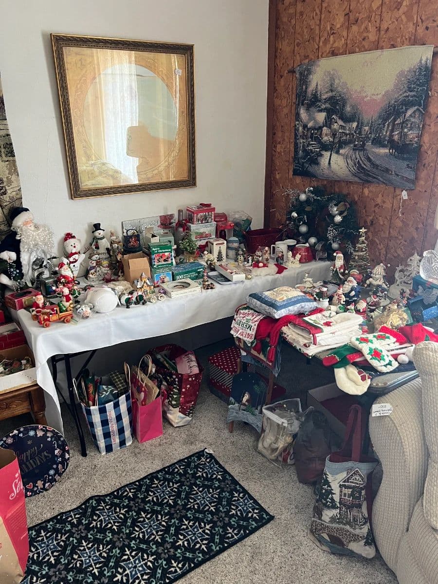Padilla Estate Sale photo 2