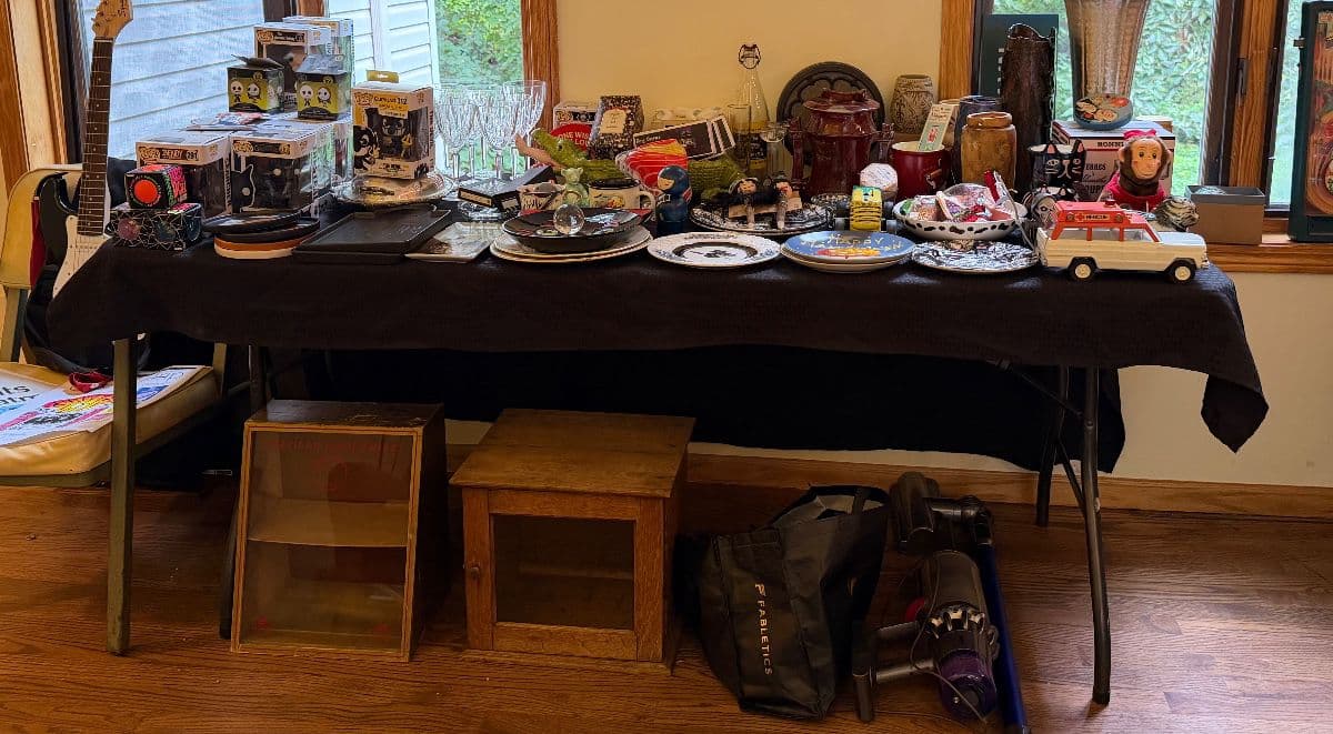 PACKED PACKED PACKED SAINT LOUIS PARK ESTATE SALE photo 12