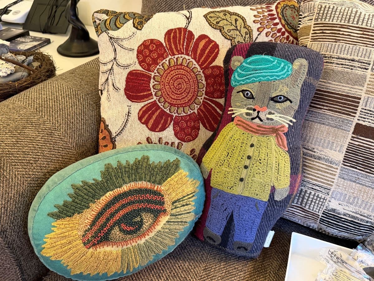 PACKED PACKED PACKED SAINT LOUIS PARK ESTATE SALE photo 10