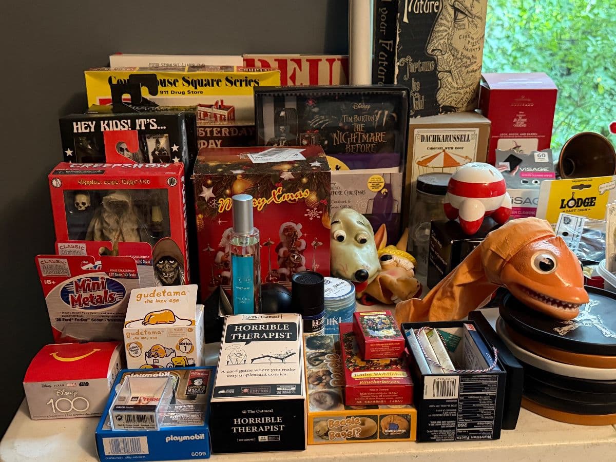 PACKED PACKED PACKED SAINT LOUIS PARK ESTATE SALE photo 6