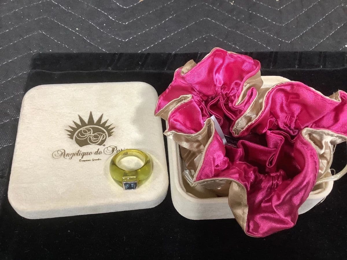 ONLINE ONLY AUCTION photo 11