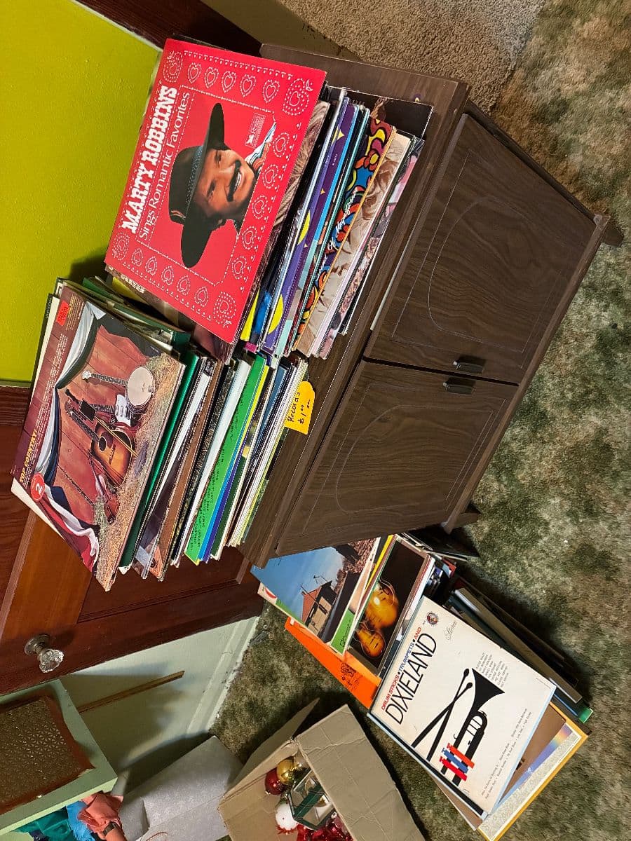 Cashless Vintage Treasure Sale! 75% Off Saturday Only photo 7