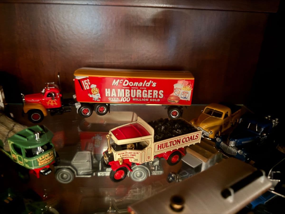Dunwoody, furniture, collectible model cars vintage carpentry tools, Vintage glassware, China photo 3