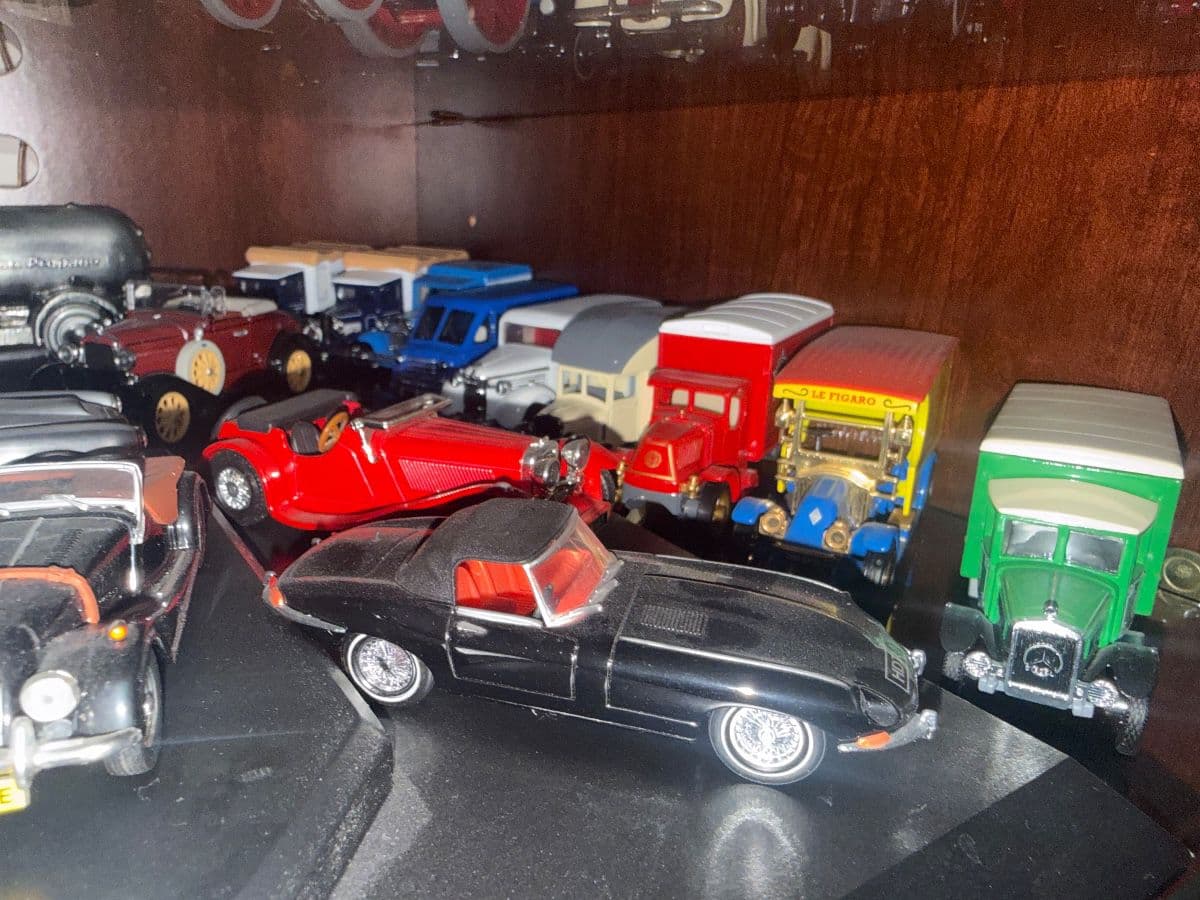 Dunwoody, furniture, collectible model cars vintage carpentry tools, Vintage glassware, China photo 4