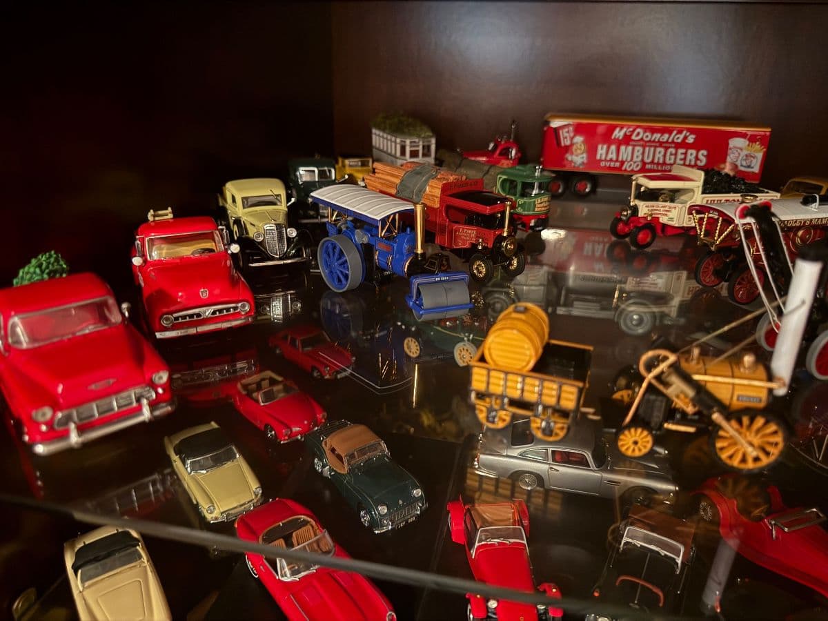 Dunwoody, furniture, collectible model cars vintage carpentry tools, Vintage glassware, China photo 6