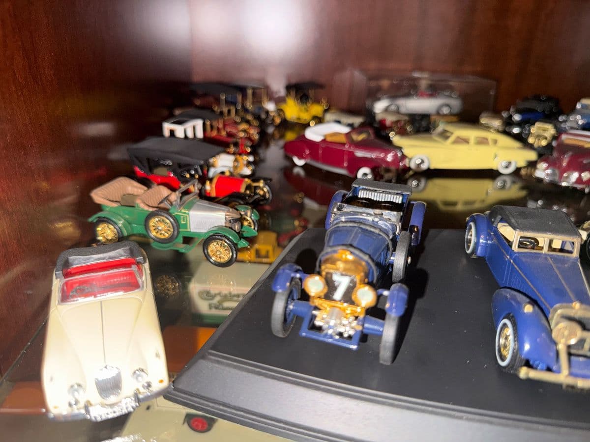 Dunwoody, furniture, collectible model cars vintage carpentry tools, Vintage glassware, China photo 10
