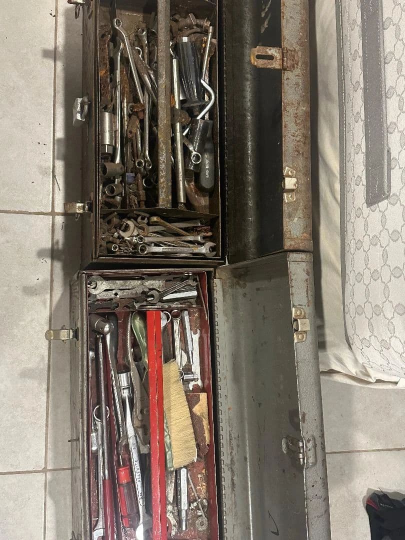 Johnny D's Clearing House Estate Sale photo 4