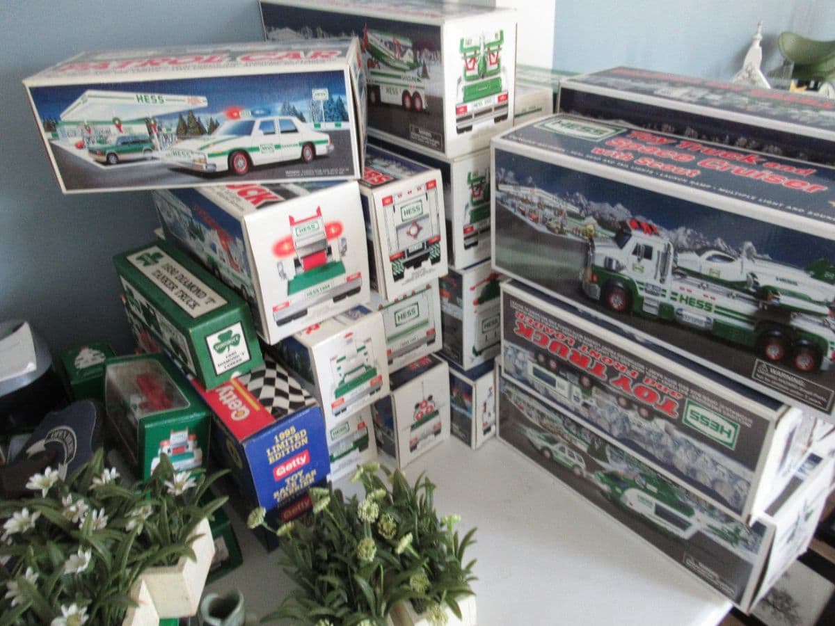 NORWOOD MA ESTATE SALE TOOLS GARAGE FINE FURNISHINGS HESS CAR COLLECTION JEWELRY FIESTAWARE VINTAGE photo 6