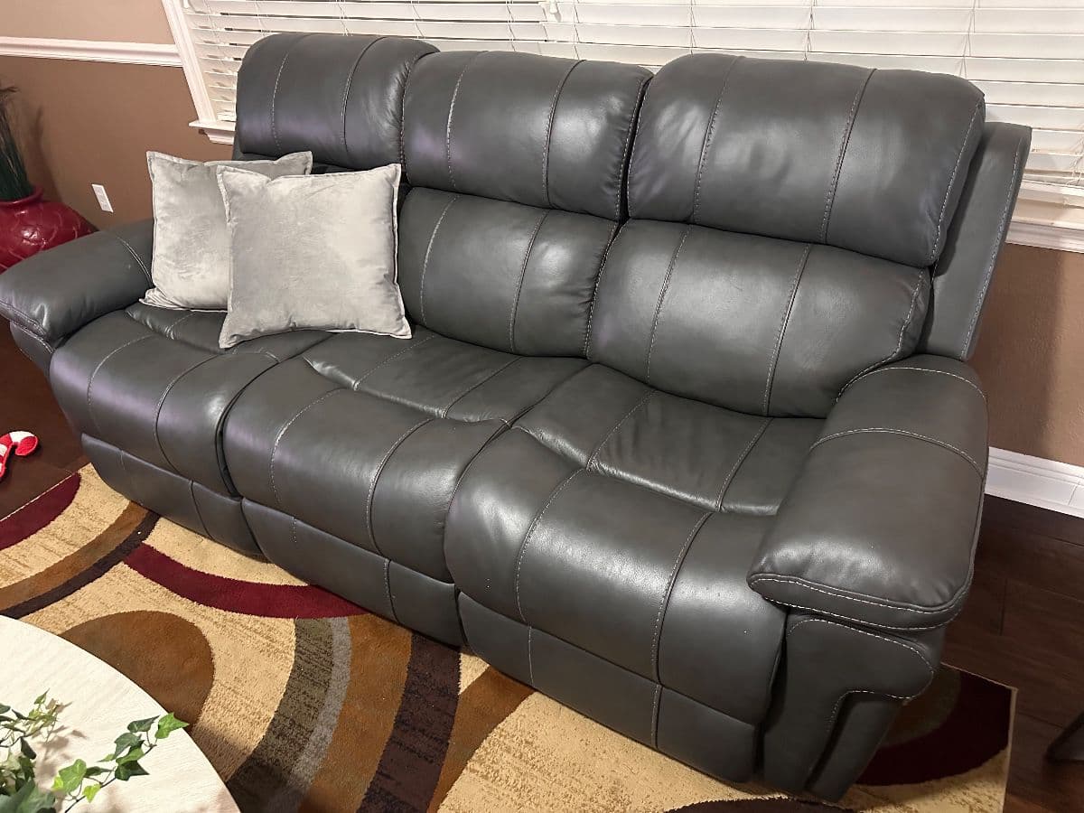 Cape Coral, Estate sale hosted by House Of Consignment photo 2
