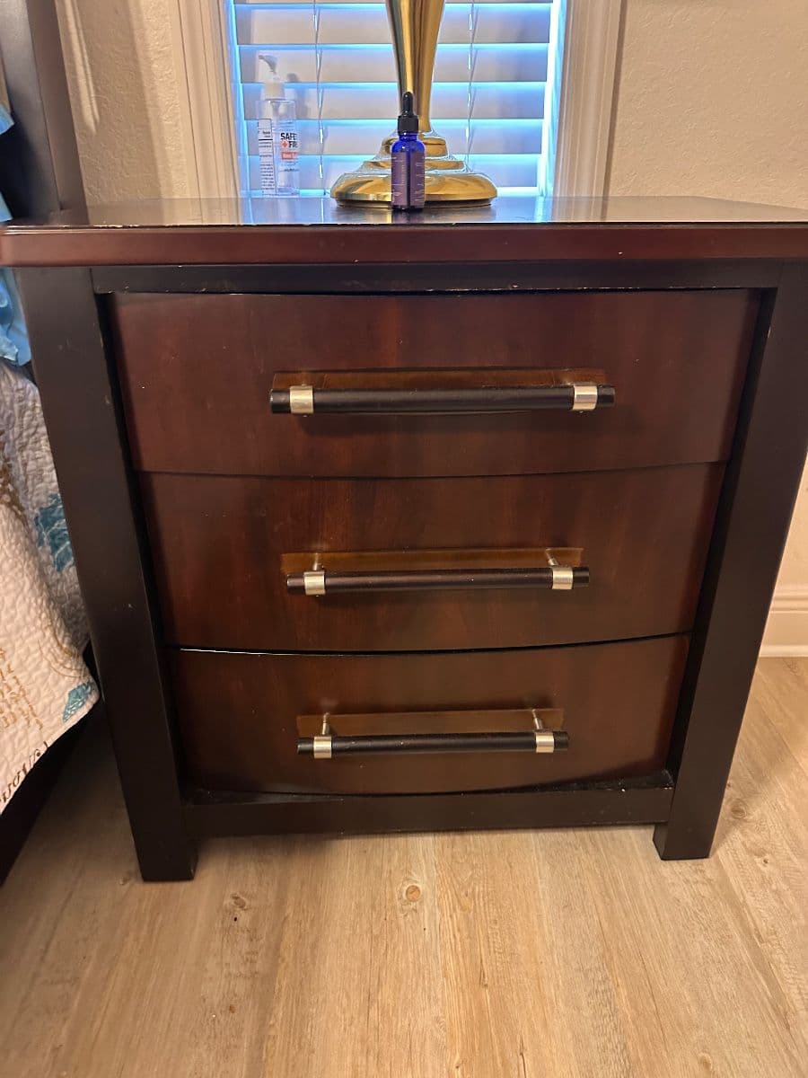 Cape Coral, Estate sale hosted by House Of Consignment photo 12