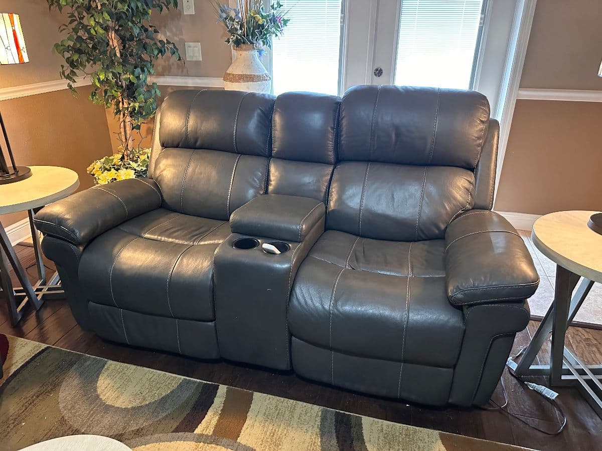 Cape Coral, Estate sale hosted by House Of Consignment photo 3