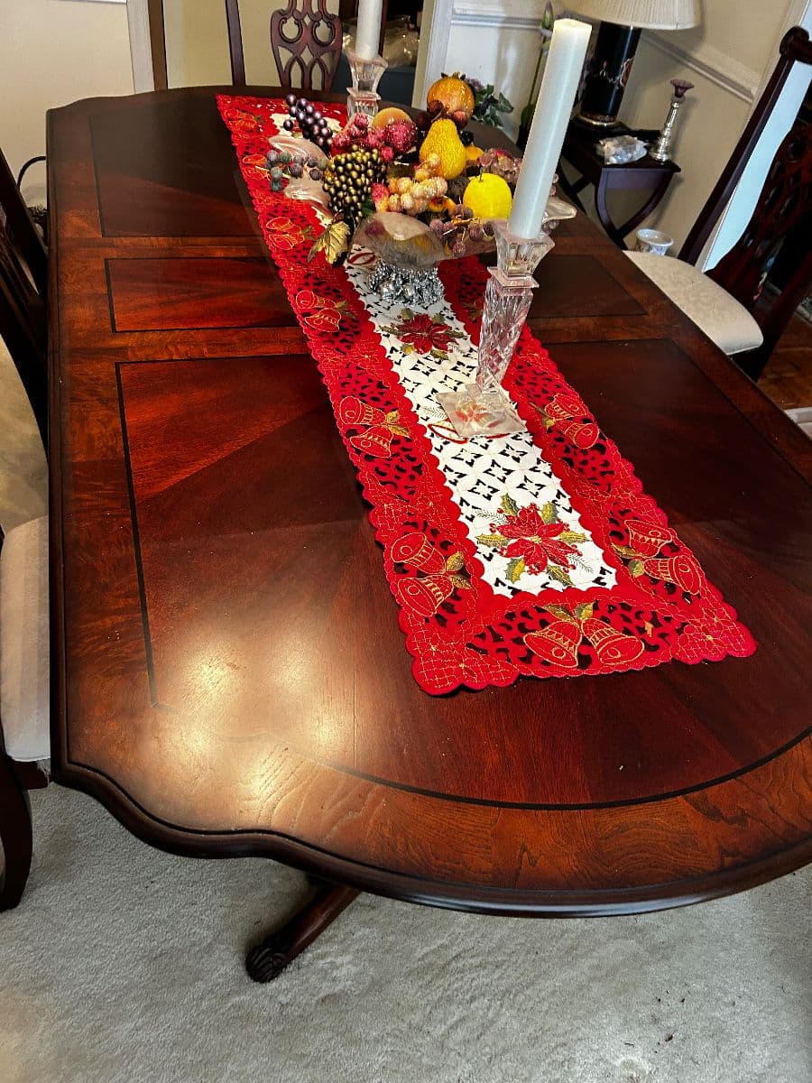 Durham home overflowing with great decor. Early sale availability. photo 4
