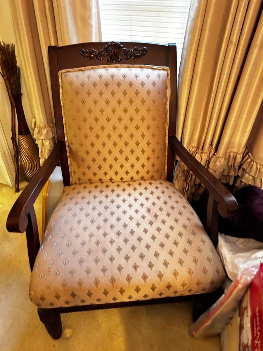 Durham home overflowing with great decor. Early sale availability. photo 3