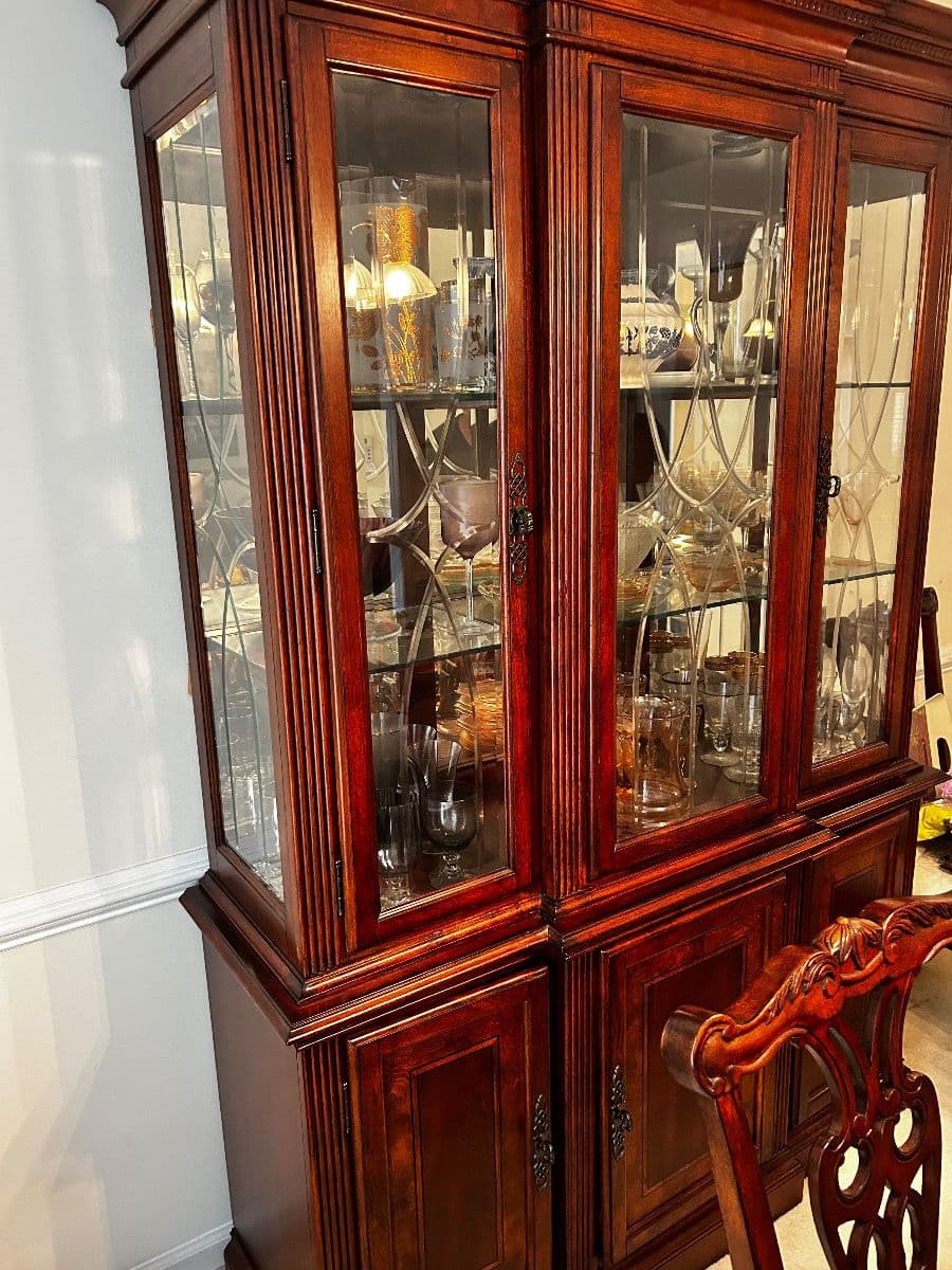 Durham home overflowing with great decor. Early sale availability. photo 7