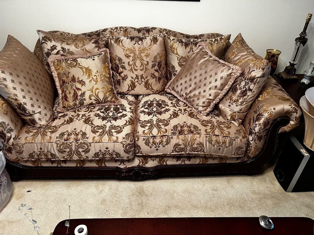 Durham home overflowing with great decor. Early sale availability. photo 1