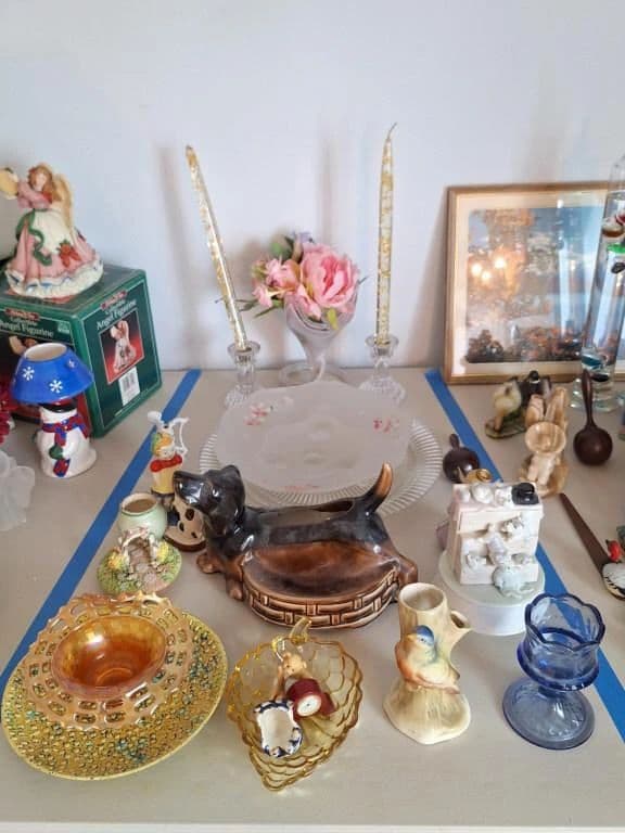 ONLINE AUCTION Only_Toyota Rav4, Furniture, Fountain, Games, Mower photo 9