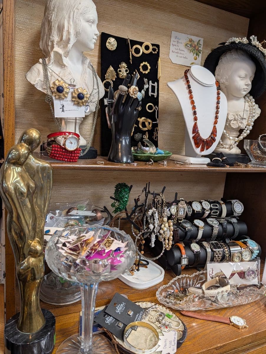Vintage Clothing, Decor, Art, Collectibles, Antiques and More! photo 1